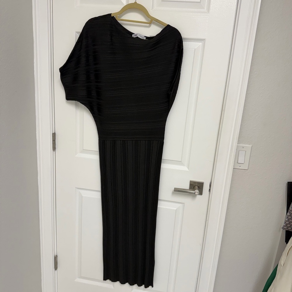 Zara Elegant Asymmetrical Black Dress